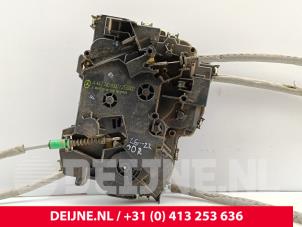 Mercedes eVito Minibus/van rear door lock mechanism O333055 photo 2