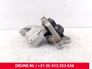 Nissan Primastar Motorsteun O333370 foto 3
