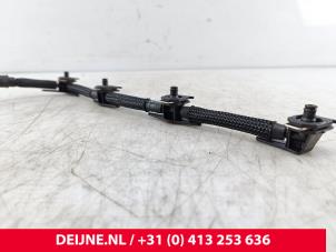 Volkswagen Crafter Brandstof retourleiding O333940 foto 3