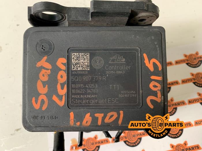 ABS Pomp van een Seat Leon SC (5FC) 1.6 TDI 16V 2015