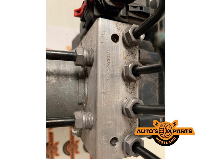 Gebruikte ABS Pomp Volkswagen Polo VI (AW1) 1.0 TSI 12V BlueMotion Prijs € 24,99 Margeregeling aangeboden door Auto's en Parts Westland B.V.