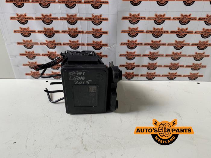 Gebruikte ABS Pomp Seat Leon SC (5FC) 1.4 TSI Ecomotive 16V Prijs € 95,00 Margeregeling aangeboden door Auto's en Parts Westland B.V.