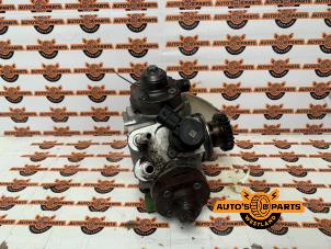 Gebruikte Hogedrukpomp Landrover Range Rover Sport (LW) 4.4 SDV8 32V Prijs € 500,00 Margeregeling aangeboden door Auto's en Parts Westland B.V.