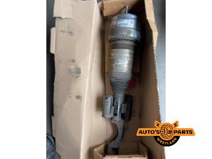 Gebruikte Mac Phersonpoot links-voor Mercedes E (W213) E-63 AMG S 4.0 V8 Turbo 4-Matic+ Prijs € 499,99 Margeregeling aangeboden door Auto's en Parts Westland B.V.