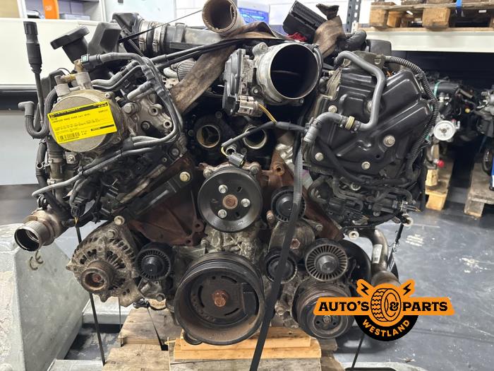 Gebruikte Motor Landrover Range Rover IV (LG) 4.4 SDV8 32V Prijs € 12.099,99 Inclusief btw aangeboden door Auto's en Parts Westland B.V.