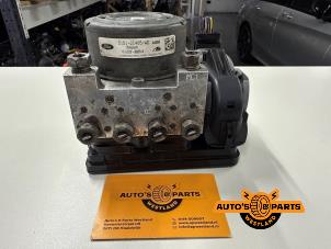 Gebruikte ABS Pomp Ford Fiesta 6 (JA8) 1.0 EcoBoost 12V 100 Prijs € 349,99 Margeregeling aangeboden door Auto's en Parts Westland B.V.