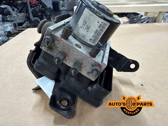 Gebruikte ABS Pomp Opel Agila (B) 1.2 16V Prijs € 299,99 Margeregeling aangeboden door Auto's en Parts Westland B.V.
