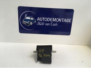 Gebruikte Slotmechaniek Achterklep Volkswagen Up! (121) 1.0 12V 60 Prijs op aanvraag aangeboden door Autodemontage J&W van Esch