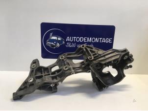 Gebruikte Dynamosteun boven Volkswagen Golf VII (AUA) 1.6 TDI 4Motion 16V Prijs € 60,50 Inclusief btw aangeboden door Autodemontage J&W van Esch