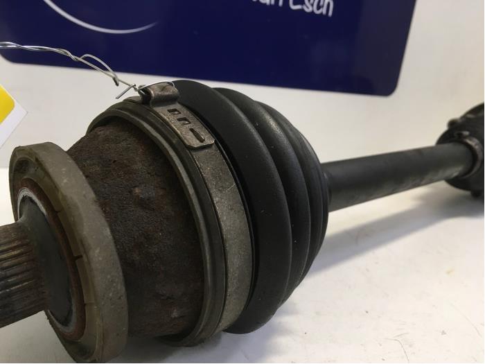 Gebruikte Aandrijfas links-voor Skoda Fabia II (5J) 1.2i 12V Prijs € 60,50 Inclusief btw aangeboden door Autodemontage J&W van Esch