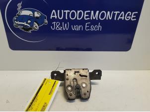 Gebruikte Achterklep Slotmechaniek Opel Karl 1.0 12V Prijs € 36,30 Inclusief btw aangeboden door Autodemontage J&W van Esch