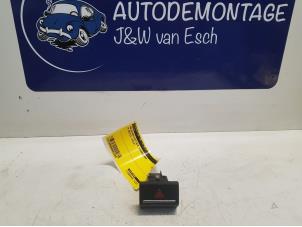 Gebruikte Paniekverlichtings Schakelaar Volkswagen Beetle (16AB) 1.2 TSI 16V Prijs € 15,13 Inclusief btw aangeboden door Autodemontage J&W van Esch