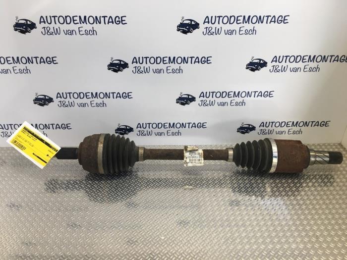 Gebruikte Steekas links-voor Renault Megane III Grandtour (KZ) 1.5 dCi 110 Prijs € 60,50 Inclusief btw aangeboden door Autodemontage J&W van Esch