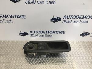 Gebruikte Ruit schakelaar elektrisch Renault Twingo II (CN) 1.2 16V Prijs € 24,20 Inclusief btw aangeboden door Autodemontage J&W van Esch