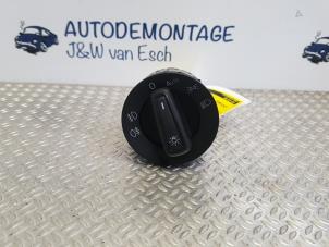 Gebruikte Licht Schakelaar Volkswagen Polo VI (AW1) 1.0 TSI 12V BlueMotion Prijs € 18,15 Inclusief btw aangeboden door Autodemontage J&W van Esch