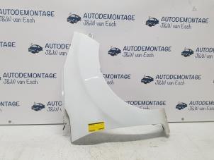 Gebruikte Spatbord rechts-voor Ford Fiesta 6 (JA8) 1.0 EcoBoost 12V 125 Prijs € 60,50 Inclusief btw aangeboden door Autodemontage J&W van Esch
