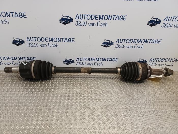 Gebruikte Aandrijfas links-voor Suzuki Swift (ZA/ZC/ZD1/2/3/9) 1.3 VVT 16V Prijs € 42,35 Inclusief btw aangeboden door Autodemontage J&W van Esch