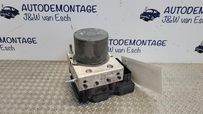 Gebruikte ABS Pomp Skoda Fabia III (NJ3) 1.0 TSI 12V Prijs € 60,50 Inclusief btw aangeboden door Autodemontage J&W van Esch