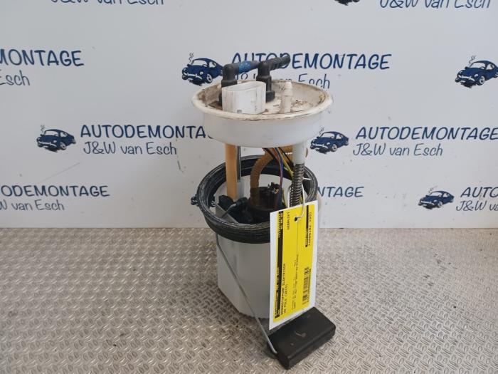 Gebruikte Tank element Pomp Volkswagen Polo V (6R) 1.2 12V BlueMotion Technology Prijs € 60,50 Inclusief btw aangeboden door Autodemontage J&W van Esch