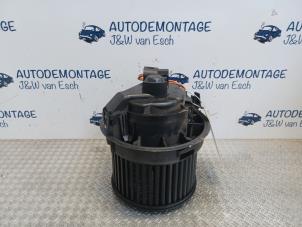 Gebruikte Kachel Ventilatiemotor Peugeot 108 1.0 12V VVT-i Prijs € 36,30 Inclusief btw aangeboden door Autodemontage J&W van Esch