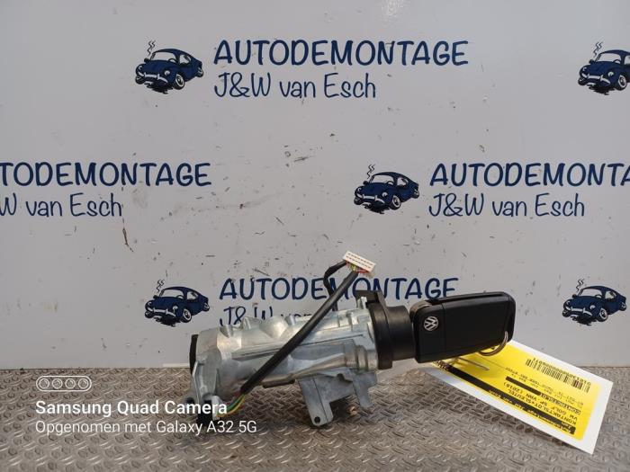 Sleutel+Contactslot van een Volkswagen Golf Sportsvan (AUVS) 2.0 TDI 150 16V 2018