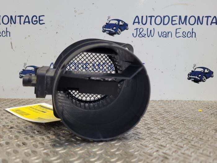 Luchtmassameter van een Volkswagen Golf Sportsvan (AUVS) 2.0 TDI 150 16V 2018