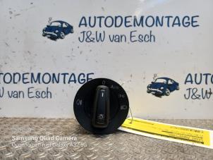 Gebruikte Schakelaar Licht Skoda Fabia III (NJ3) 1.2 TSI 16V Prijs € 12,10 Inclusief btw aangeboden door Autodemontage J&W van Esch