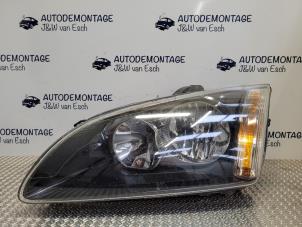 Gebruikte Koplamp links Ford Focus 2 Wagon 1.6 16V Prijs € 36,30 Inclusief btw aangeboden door Autodemontage J&W van Esch