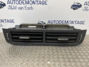 Gebruikte Luchtrooster Dashboard Volkswagen T-Cross 1.0 TSI 115 12V Prijs € 36,30 Inclusief btw aangeboden door Autodemontage J&W van Esch