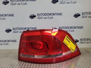 Gebruikte Achterlicht rechts Volkswagen Passat Variant (365) 1.6 TDI 16V Bluemotion Prijs € 48,40 Inclusief btw aangeboden door Autodemontage J&W van Esch