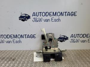 Gebruikte Achterklep Slotmechaniek Hyundai i10 (B5) 1.0 12V Prijs € 24,20 Inclusief btw aangeboden door Autodemontage J&W van Esch