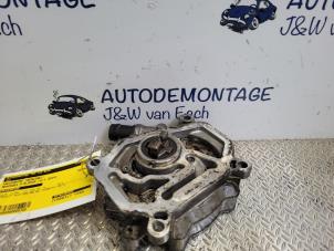 Gebruikte Vacuumpomp (Benzine) Mercedes B (W246) 1.6 B-180 BlueEFFICIENCY Turbo 16V Prijs € 42,35 Inclusief btw aangeboden door Autodemontage J&W van Esch