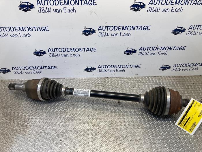 Gebruikte Aandrijfas links-voor Opel Mokka 1.2 Turbo 12V Prijs € 302,50 Inclusief btw aangeboden door Autodemontage J&W van Esch