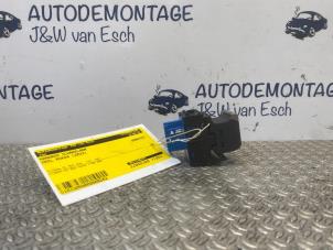 Gebruikte Handrem schakelaar Opel Mokka 1.2 Turbo 12V Prijs € 30,25 Inclusief btw aangeboden door Autodemontage J&W van Esch