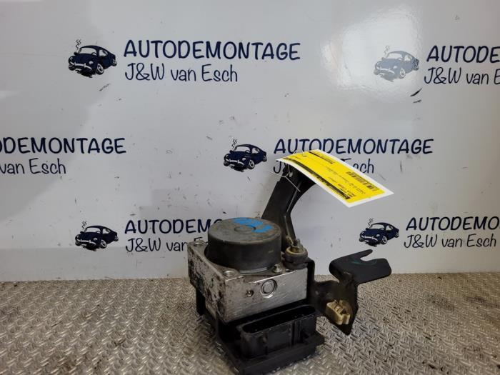 Gebruikte ABS Pomp Dacia Logan Express (FS) 1.6 Bifuel Prijs € 90,75 Inclusief btw aangeboden door Autodemontage J&W van Esch