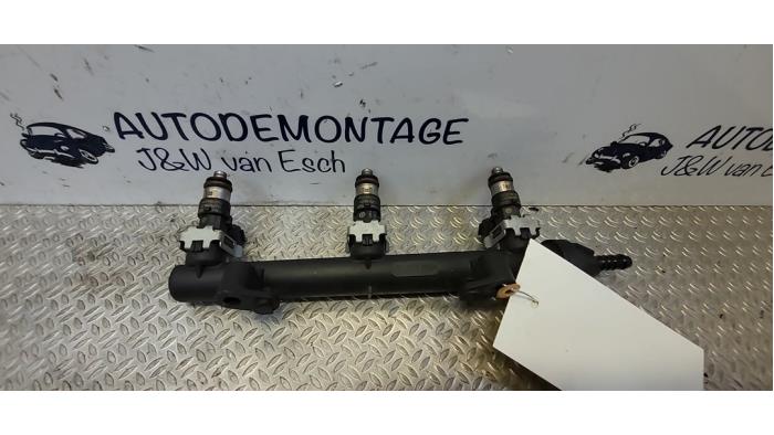 Gebruikte Injectiehuis Volkswagen Up! (121) 1.0 12V 60 Prijs € 60,50 Inclusief btw aangeboden door Autodemontage J&W van Esch