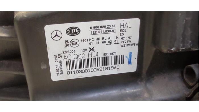 Linker Koplamp van een Mercedes-Benz Sprinter 3,5t (906.73) 316 CDI 16V 4x4 2016