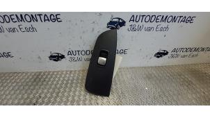 Gebruikte Schakelaar Elektrisch Raam Mercedes Vito (447.6) 2.0 116 CDI 16V Prijs € 54,45 Inclusief btw aangeboden door Autodemontage J&W van Esch