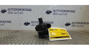 Gebruikte Waterpomp Mercedes Vito (447.6) 2.0 116 CDI 16V Prijs € 36,30 Inclusief btw aangeboden door Autodemontage J&W van Esch