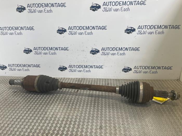 Gebruikte Aandrijfas links-voor Renault Clio IV (5R) 0.9 Energy TCE 90 12V Prijs € 60,50 Inclusief btw aangeboden door Autodemontage J&W van Esch