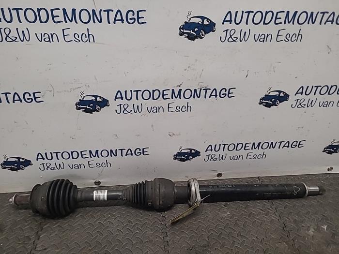 Gebruikte Steekas rechts-voor Mercedes B (W246/W242) 1.6 B-180 BlueEFFICIENCY Turbo 16V Prijs € 151,25 Inclusief btw aangeboden door Autodemontage J&W van Esch