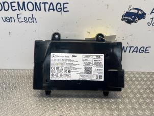 Gebruikte Wireless charger Mercedes CLA Shooting Brake (118.6) 1.3 CLA-250 e Turbo 16V Prijs € 121,00 Inclusief btw aangeboden door Autodemontage J&W van Esch