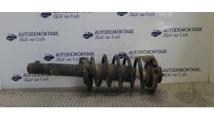 Gebruikte Schokdemper rechts-voor Renault Megane II Grandtour (KM) 1.6 16V Prijs € 36,30 Inclusief btw aangeboden door Autodemontage J&W van Esch