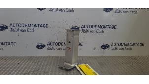 Gebruikte Frontdeel steun Peugeot 208 II (UB/UH/UP) e-208 50 kWh Prijs € 36,30 Inclusief btw aangeboden door Autodemontage J&W van Esch