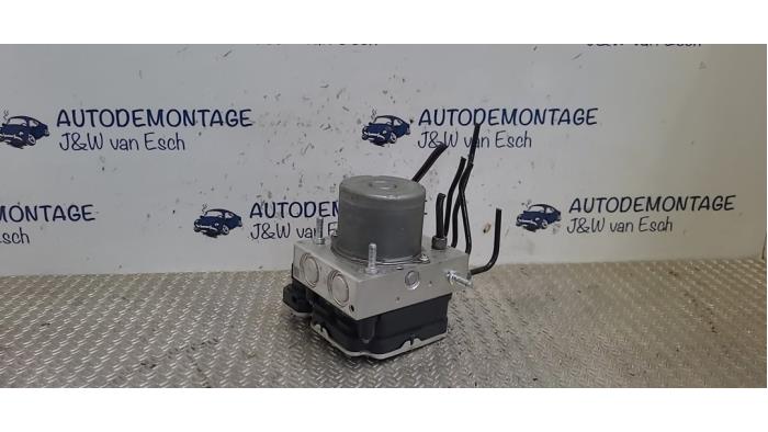 Gebruikte ABS Pomp Peugeot 208 II (UB/UH/UP) e-208 50 kWh Prijs € 242,00 Inclusief btw aangeboden door Autodemontage J&W van Esch