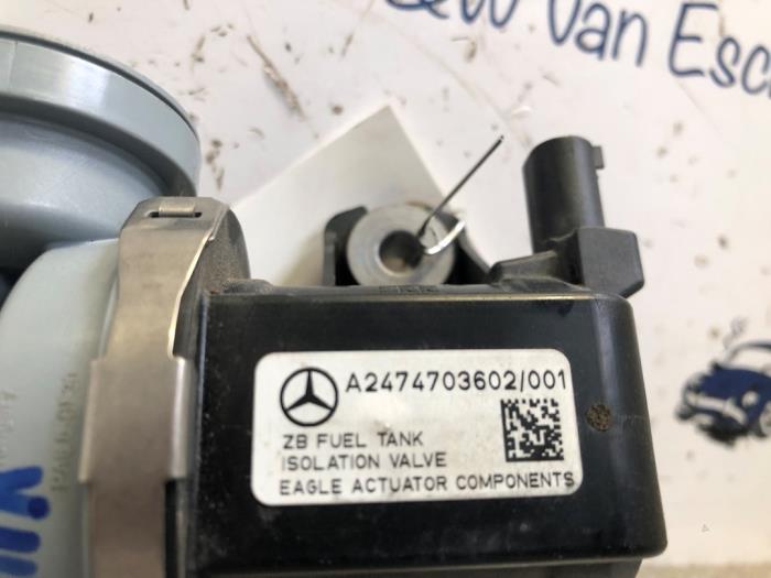 Evap klep van een Mercedes-Benz CLA Shooting Brake (118.6) 1.3 CLA-250 e Turbo 16V 2022