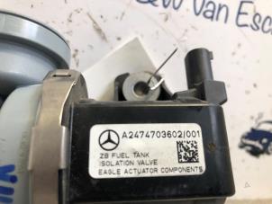 Evap klep van een Mercedes-Benz CLA Shooting Brake (118.6) 1.3 CLA-250 e Turbo 16V 2022