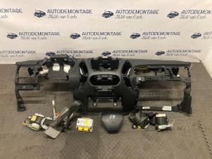 Gebruikte Airbag set + dashboard Hyundai iX35 (LM) 2.0 CRDi 16V Prijs € 605,00 Inclusief btw aangeboden door Autodemontage J&W van Esch