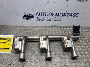 Gebruikte Brandstofverdeler Ford Tourneo Courier (JU2) 1.0 Ti-VCT EcoBoost 12V Prijs € 30,25 Inclusief btw aangeboden door Autodemontage J&W van Esch