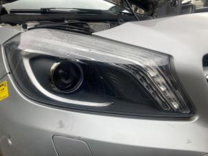 Gebruikte Koplamp rechts Mercedes A (W176) 1.6 A-180 16V Prijs € 605,00 Inclusief btw aangeboden door Autodemontage J&W van Esch